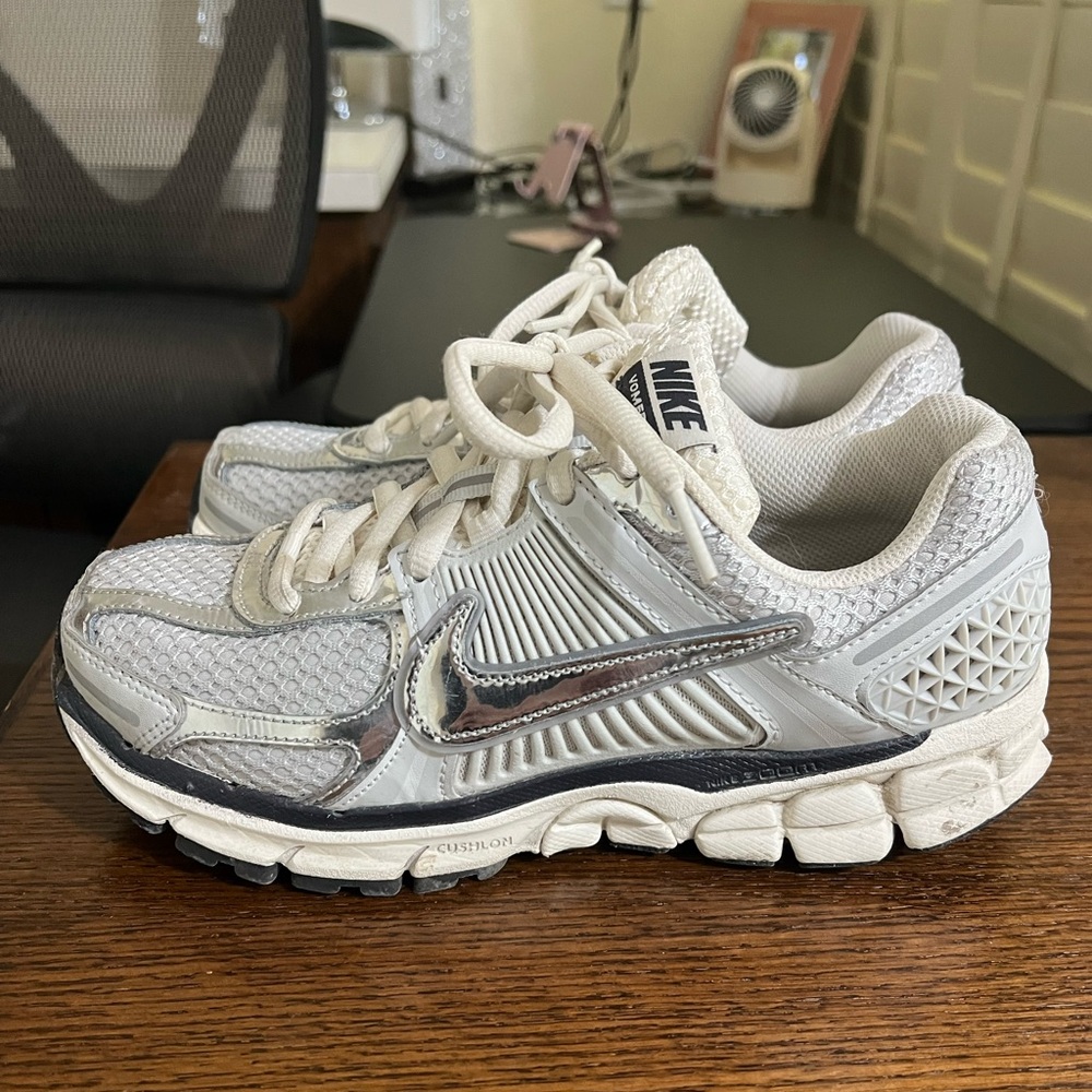 Nike Zoom Vomero Sneakers